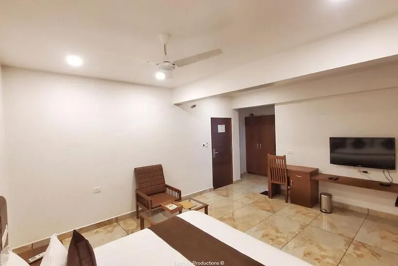 Hotel Vani Changanacheri