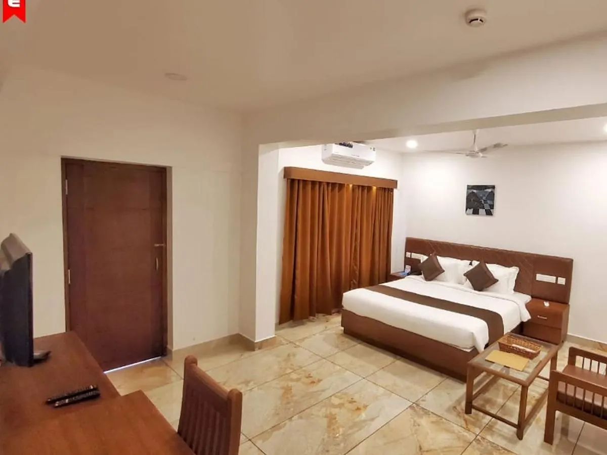 Hotel Vani Changanacheri 3*,